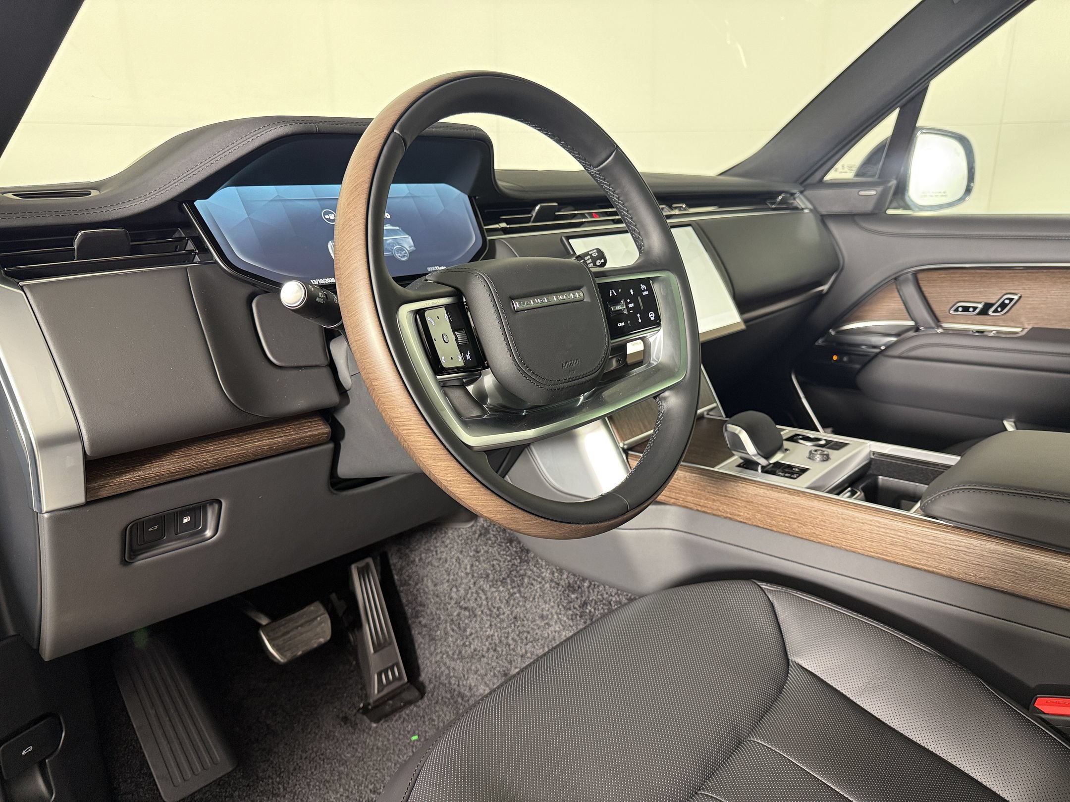 New 2027 Land Rover Range Rover SE AWD/4WD image 4