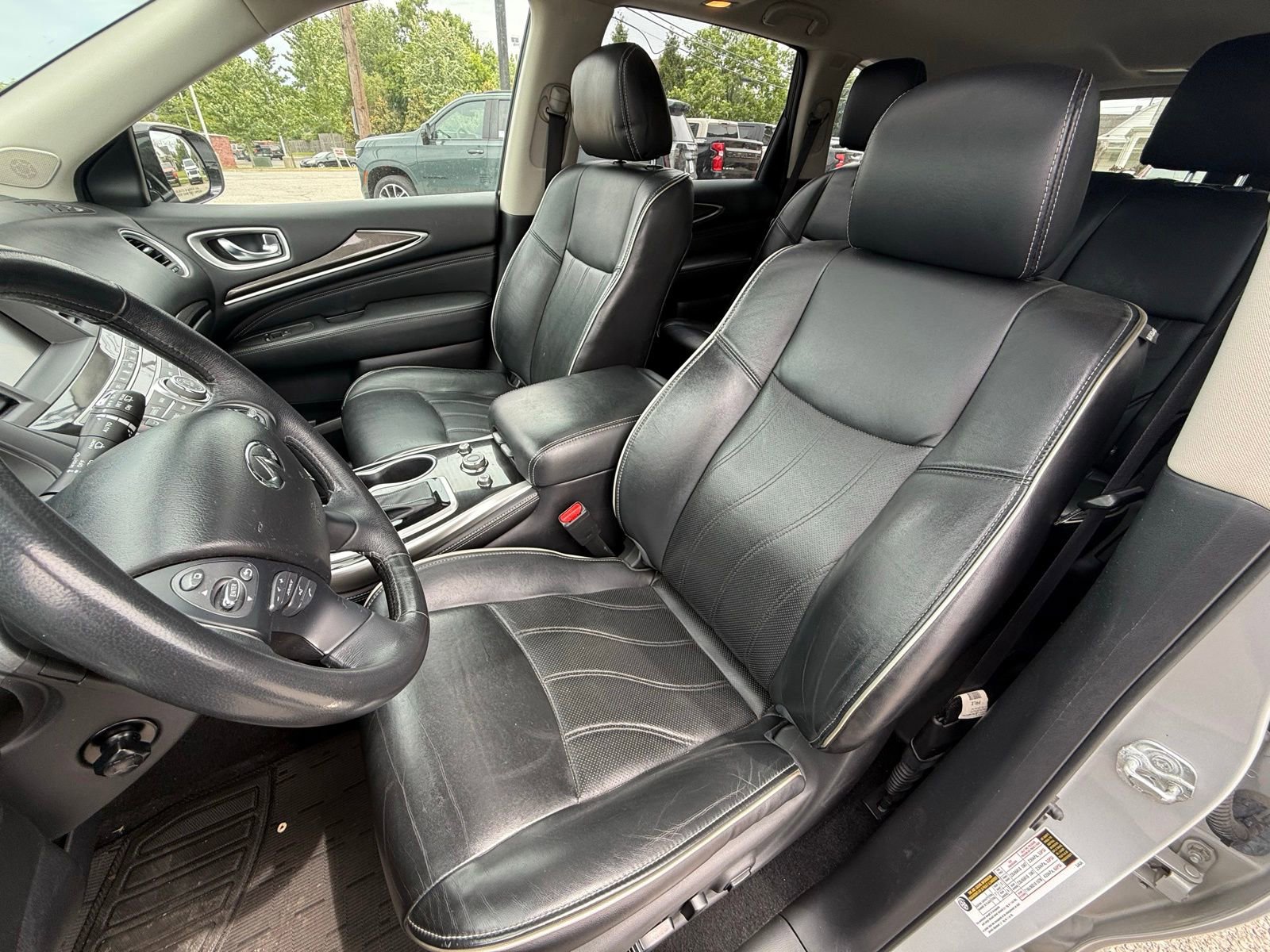Used 2017 INFINITI QX60 Luxe w/ Premium Plus Package AWD/4WD image 13