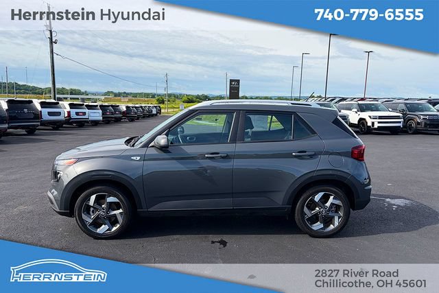 Used 2024 Hyundai Venue SEL FWD image 4
