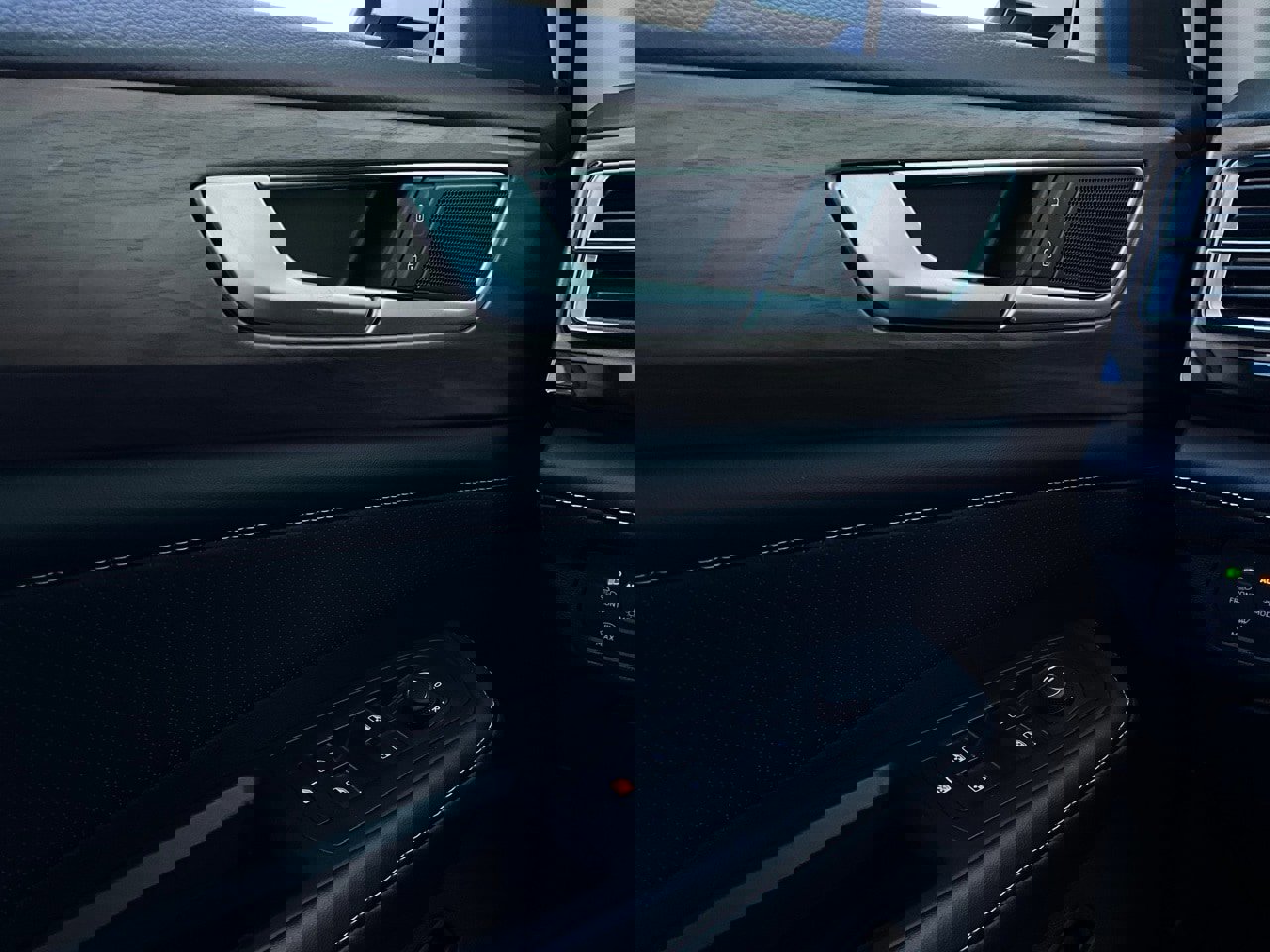 Used 2025 Volkswagen Atlas SE image 22