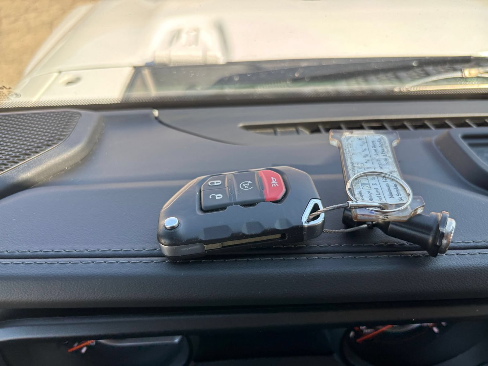 Used 2025 Jeep Wrangler Unlimited Sahara AWD/4WD image 17