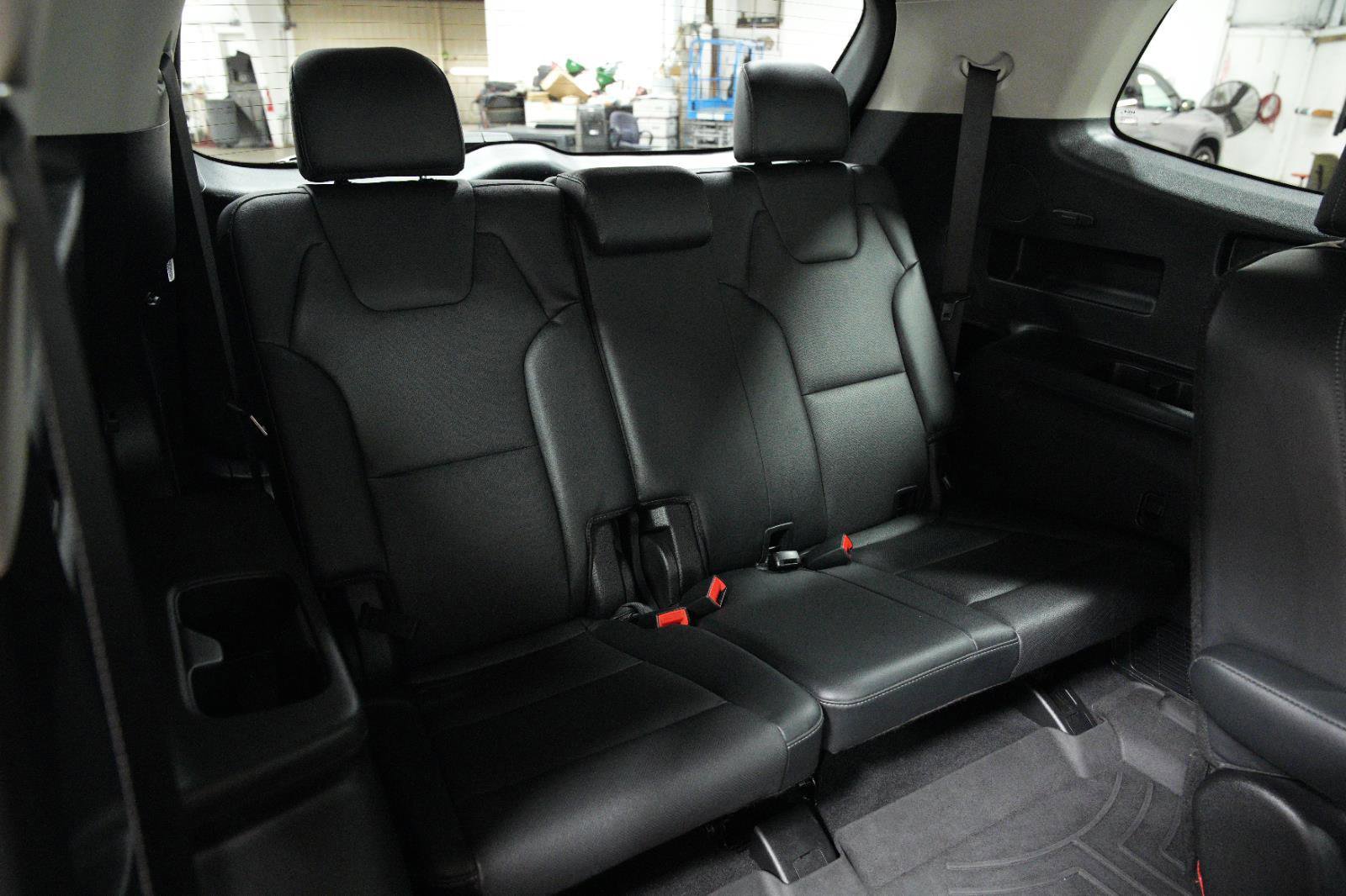 Used 2023 Kia Telluride EX w/ EX Captain's Chair Package image 15