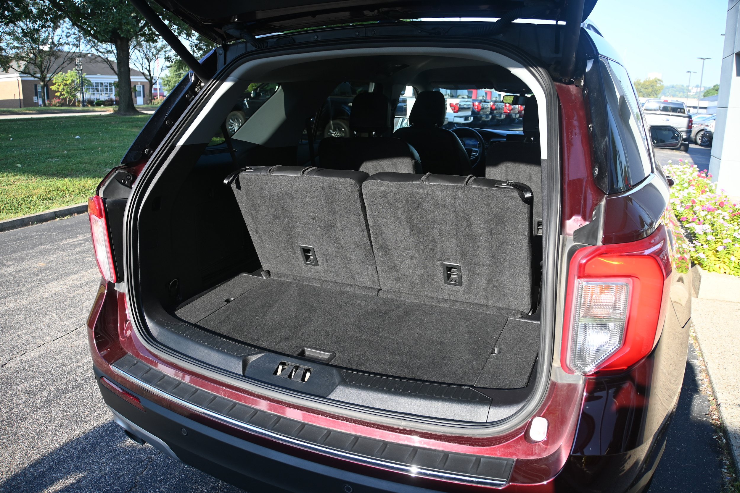 Used 2022 Ford Explorer Limited w/ Equipment Group 301A AWD/4WD image 5