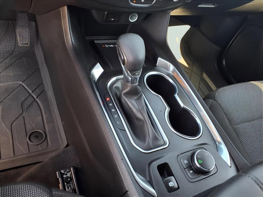 Used 2023 Chevrolet Traverse LT w/ LPO, Floor Liner Package image 9