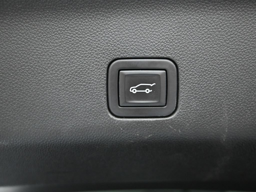 Used 2023 Chevrolet Tahoe Premier w/ Advanced Technology Package AWD/4WD image 19