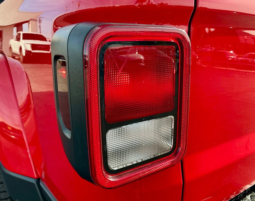 Used 2022 Jeep Gladiator Willys image 14