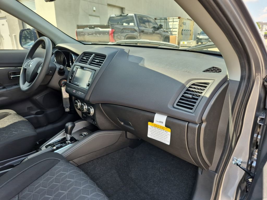 Used 2025 Mitsubishi Outlander Sport ES AWD/4WD image 23
