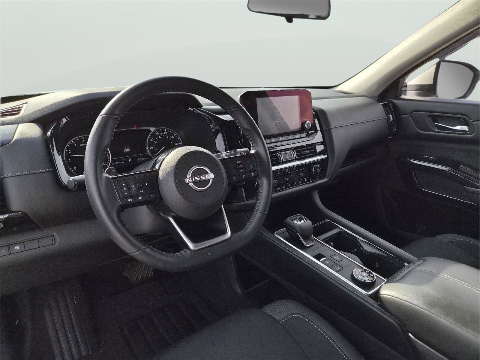 Used 2022 Nissan Pathfinder SV image 9