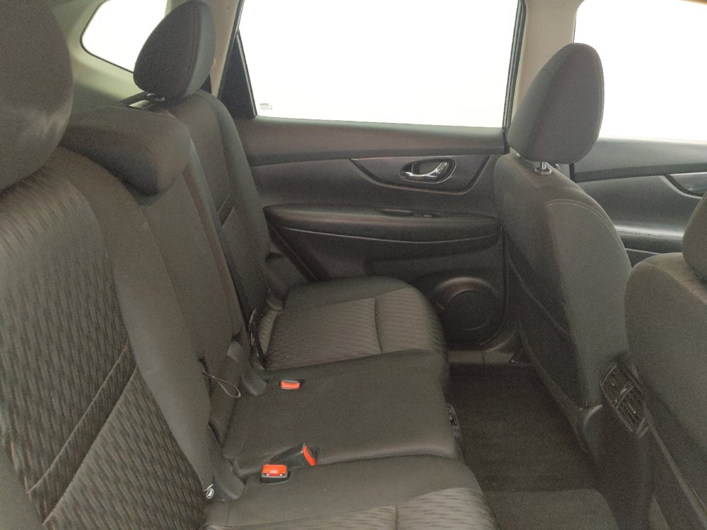 Used 2019 Nissan Rogue SV FWD image 19