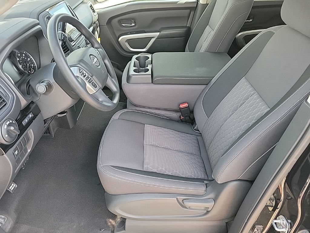 Used 2024 Nissan Titan SV AWD/4WD image 10