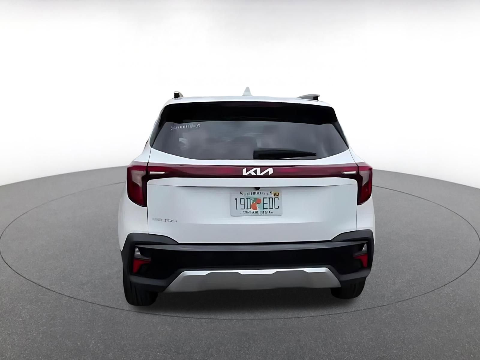 Used 2025 Kia Seltos S image 12