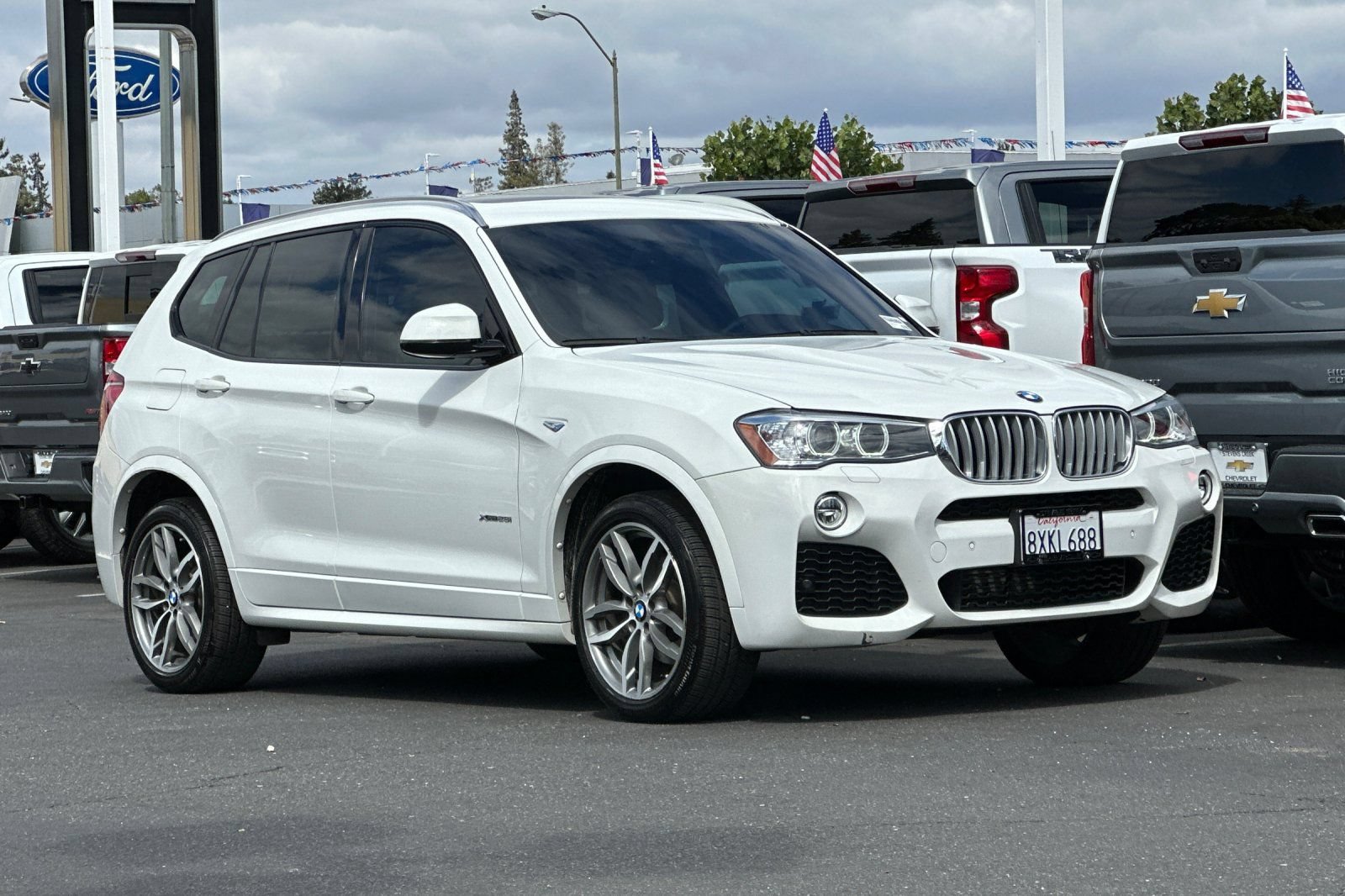 Used 2017 BMW X3 xDrive28i AWD/4WD image 2