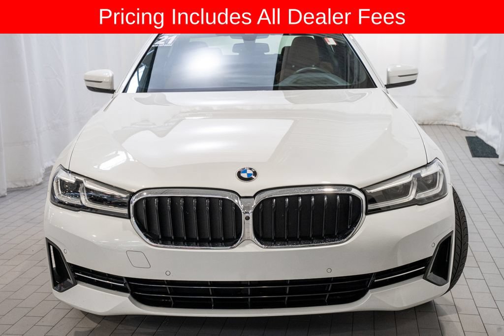 Used 2021 BMW 530e xDrive w/ Premium Package AWD/4WD image 2