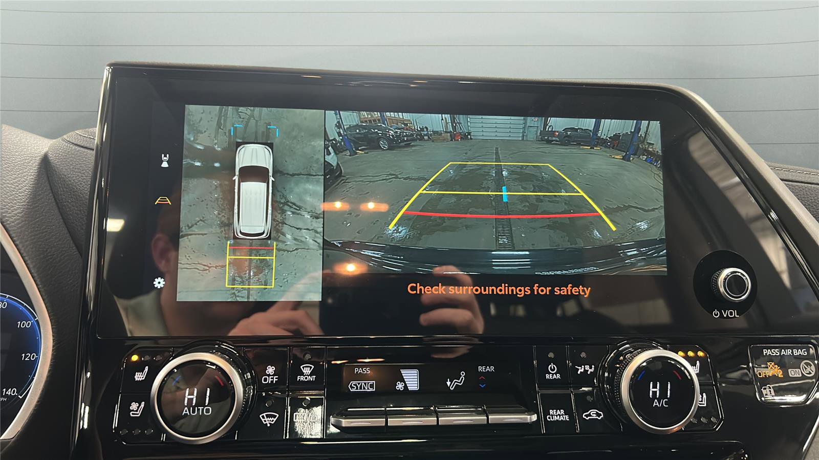 New 2026 Toyota Highlander Limited image 13