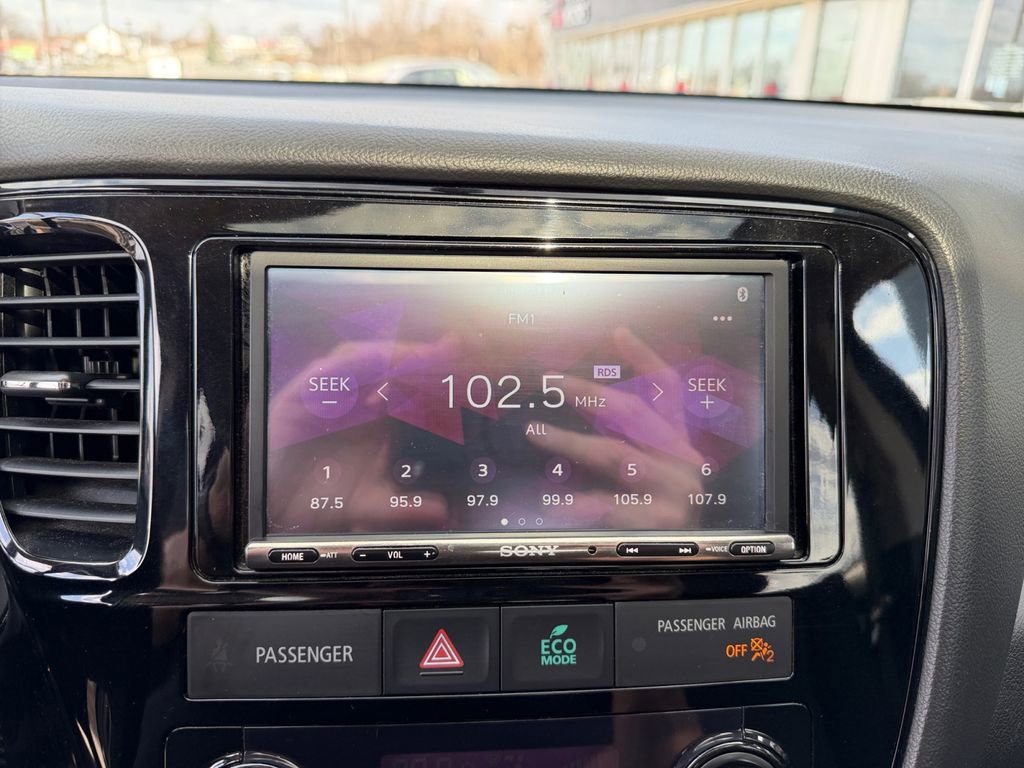 Used 2016 Mitsubishi Outlander ES image 17