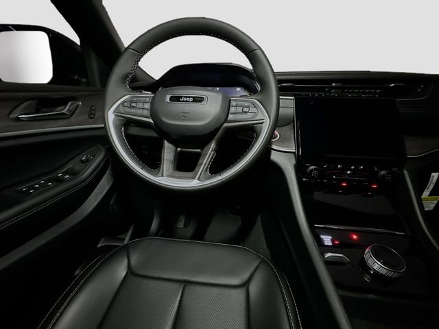 New 2025 Jeep Grand Cherokee Limited w/ Luxury Tech Group II image 27