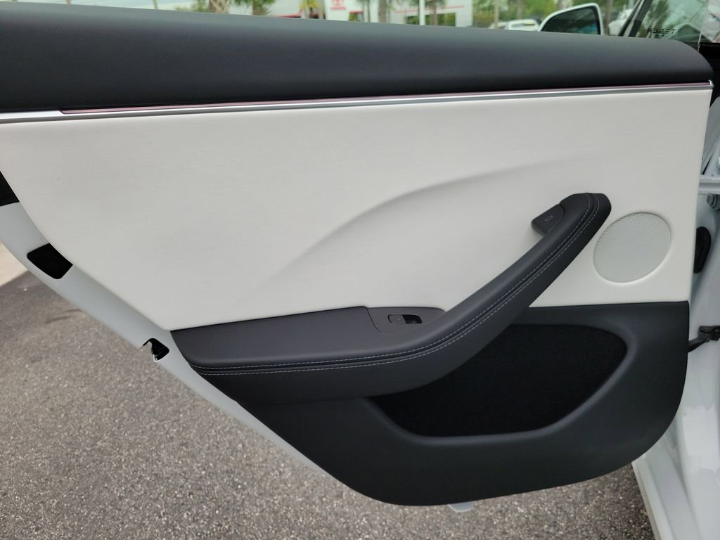 Used 2025 Tesla Model 3 RWD image 11