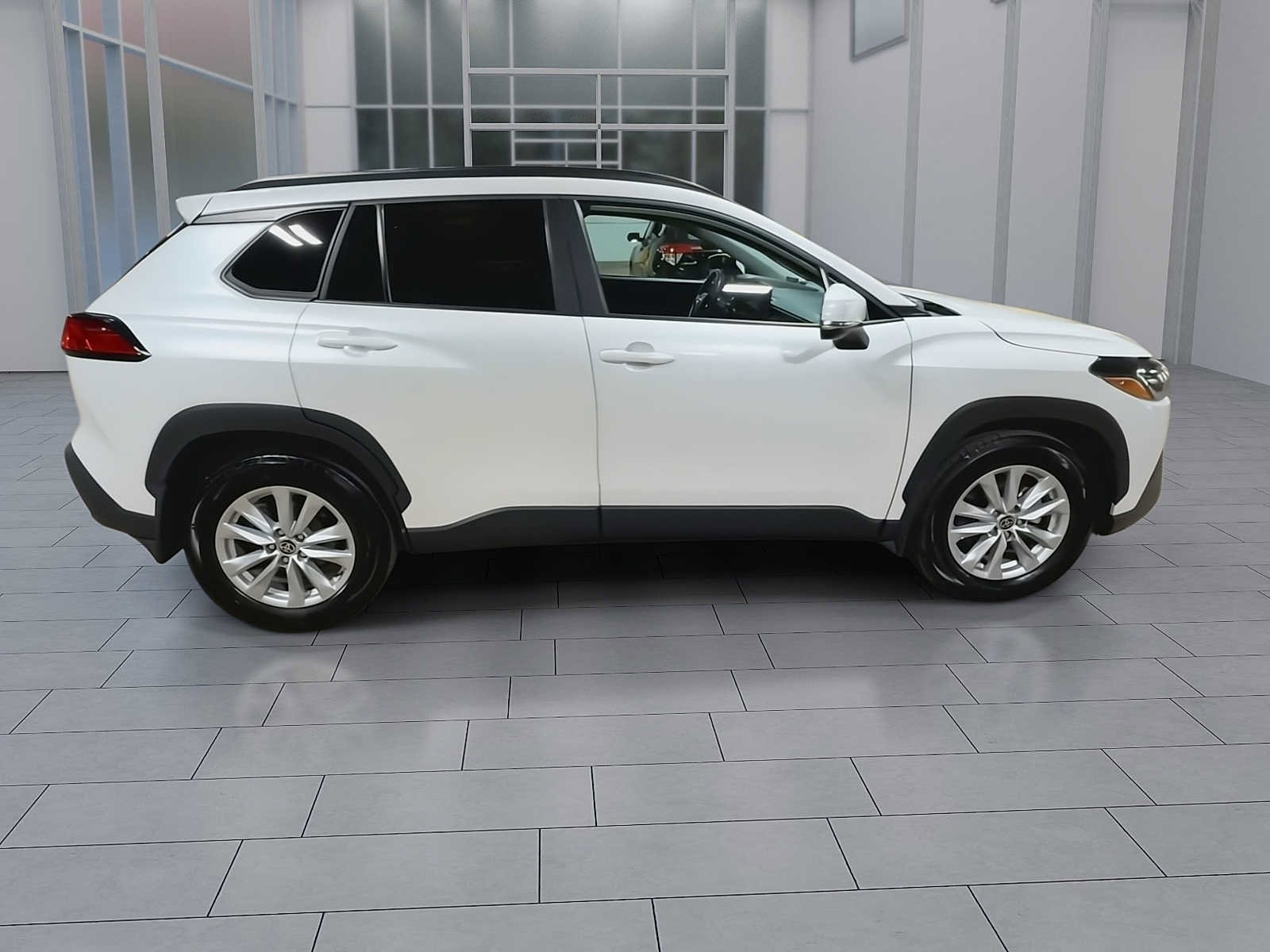 Certified 2023 Toyota Corolla Cross LE w/ Moonroof Package AWD/4WD image 9