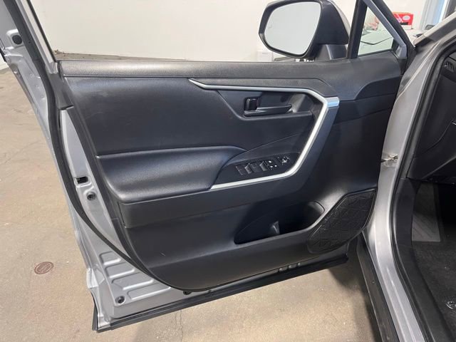 Used 2021 Toyota RAV4 LE image 24