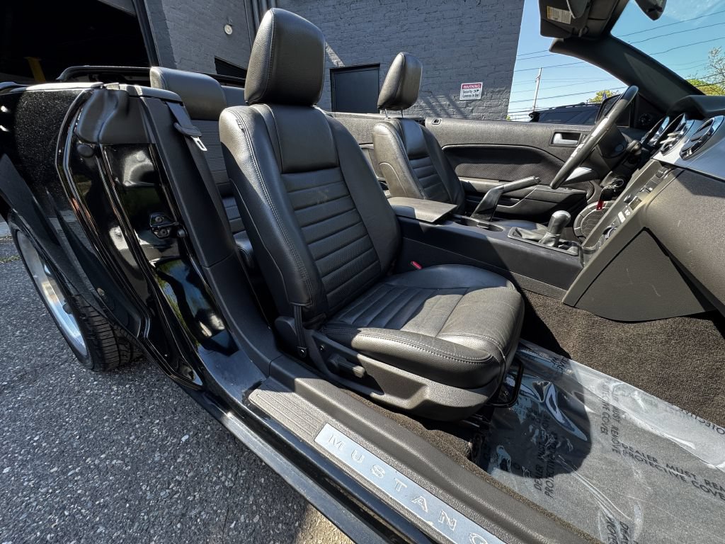 Used 2005 Ford Mustang GT RWD image 16