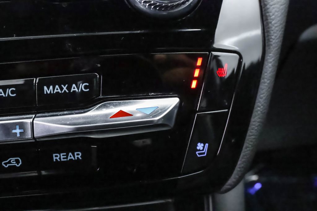 Used 2022 Ford Explorer Limited w/ Limited Technology Package image 11