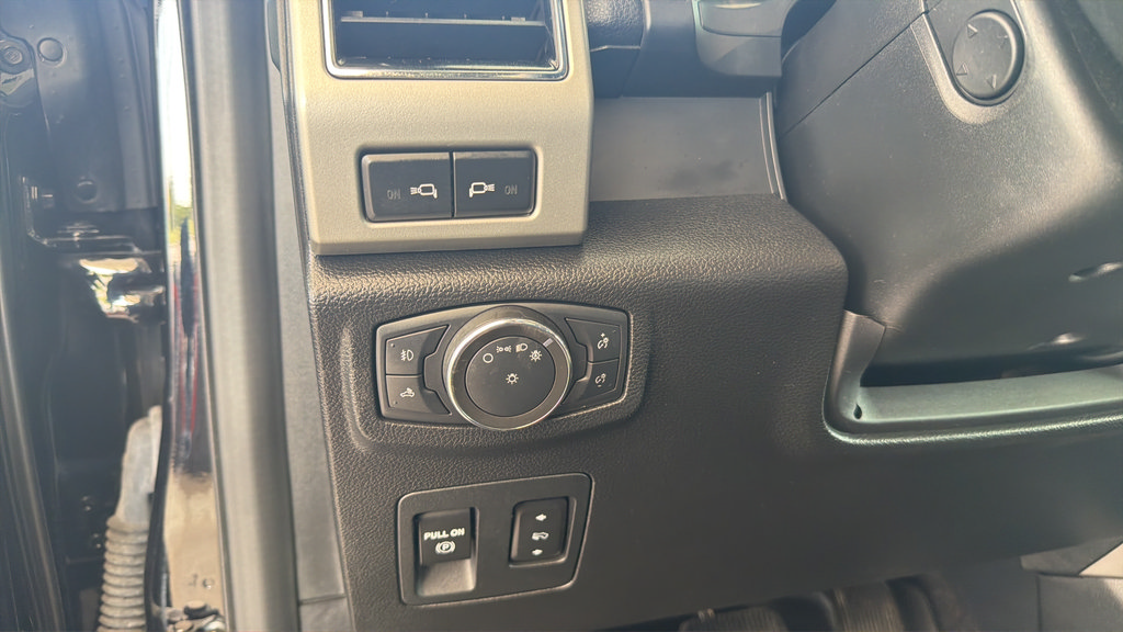 Used 2020 Ford F150 Lariat w/ Equipment Group 502A Luxury AWD/4WD image 24
