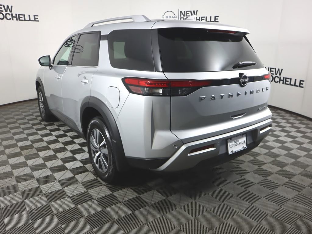 Used 2022 Nissan Pathfinder SL AWD/4WD image 7