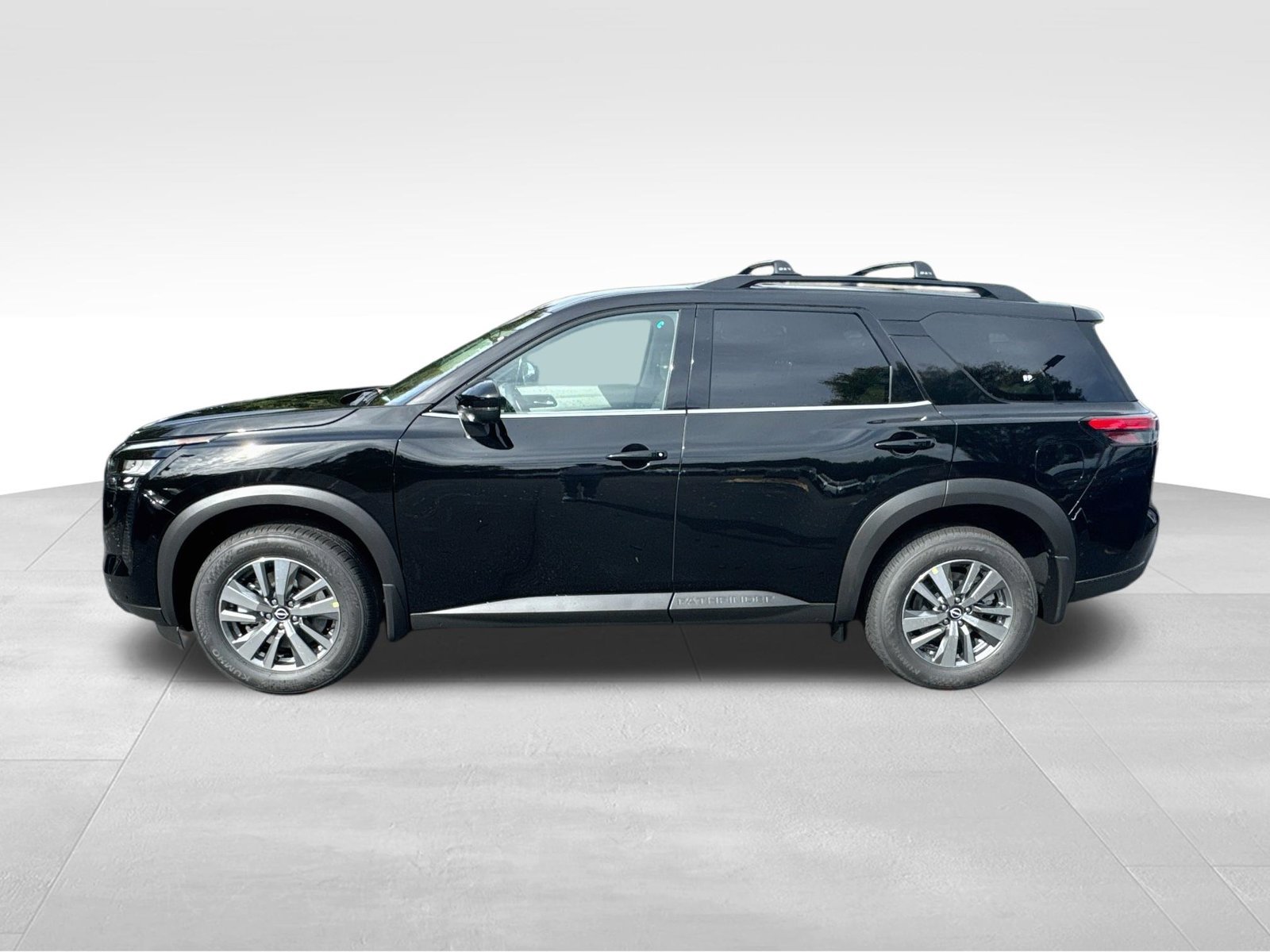 New 2026 Nissan Pathfinder SL FWD image 4