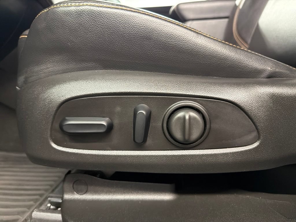 Used 2018 Chevrolet Traverse LT FWD image 29