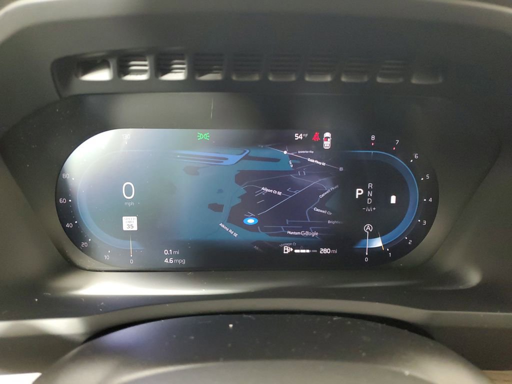 Certified 2025 Volvo XC90 B6 Plus image 30