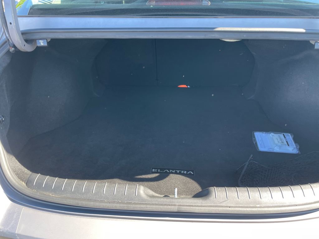 Used 2022 Hyundai Elantra SEL w/ Convenience + Premium Package FWD image 22