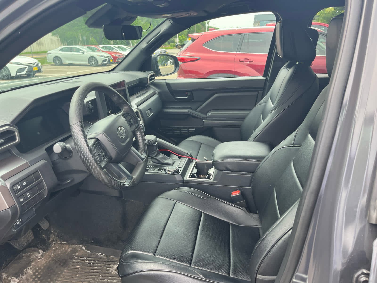 Used 2024 Toyota Tacoma SR5 AWD/4WD image 10