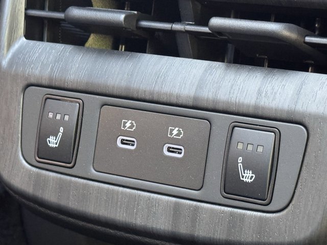 New 2025 Nissan Ariya Platinum image 29