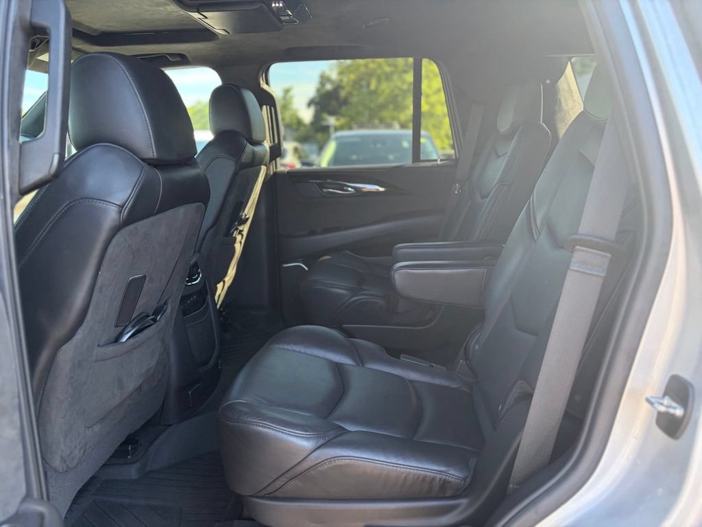 Used 2020 Cadillac Escalade Platinum AWD/4WD image 15
