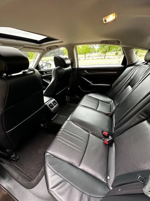 Used 2018 Honda Accord Touring image 16