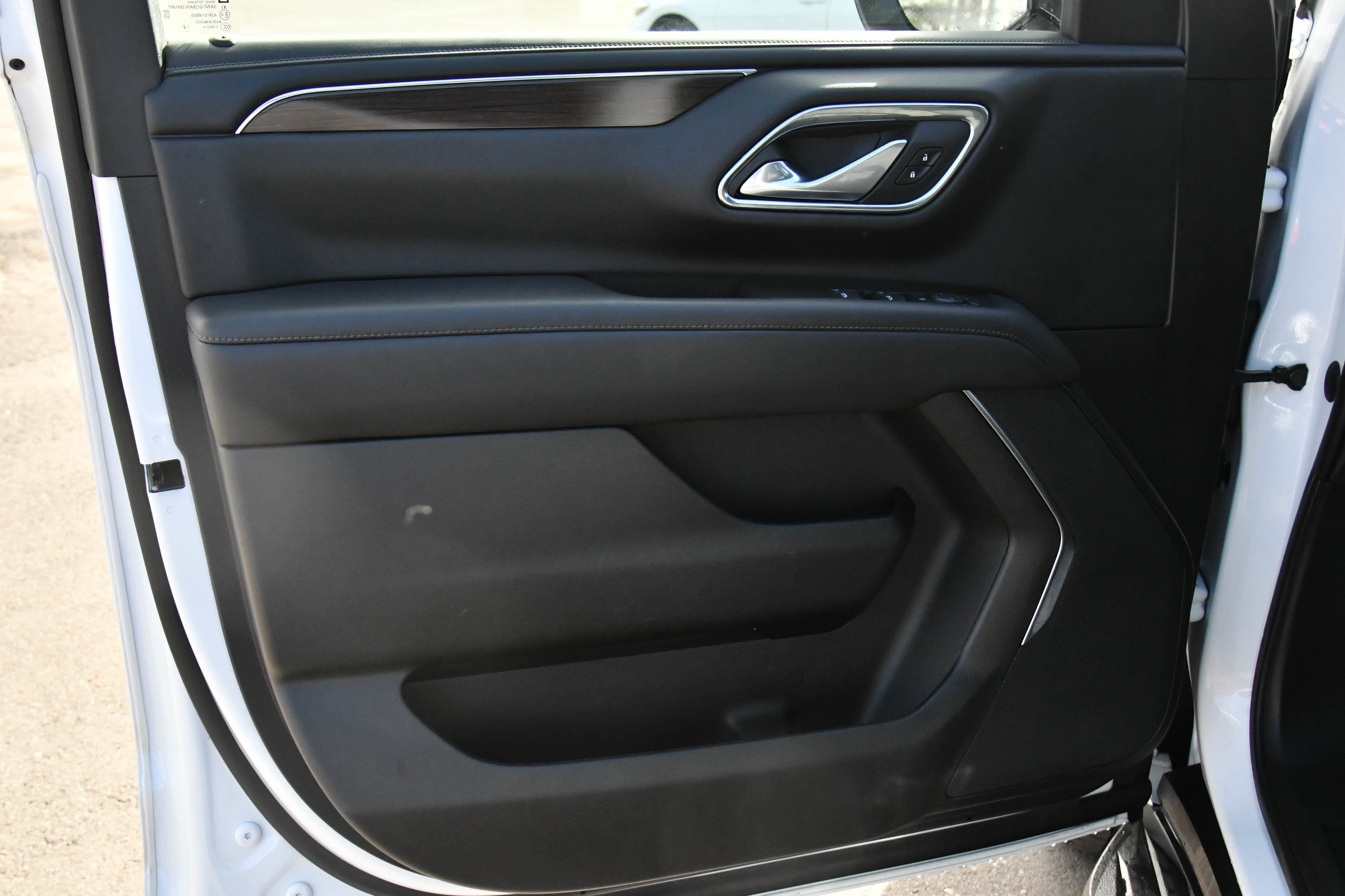 Used 2023 GMC Yukon XL SLE RWD image 13