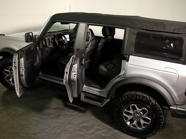 Used 2024 Ford Bronco Badlands image 5