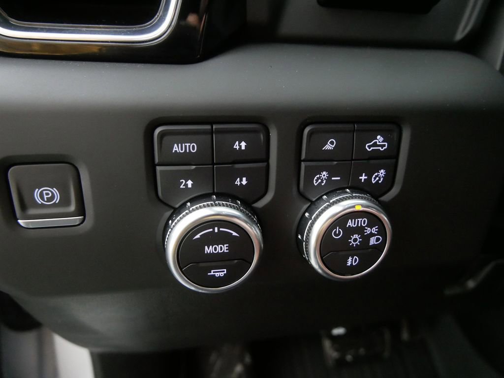 Used 2024 GMC Sierra 3500 Denali Ultimate image 18