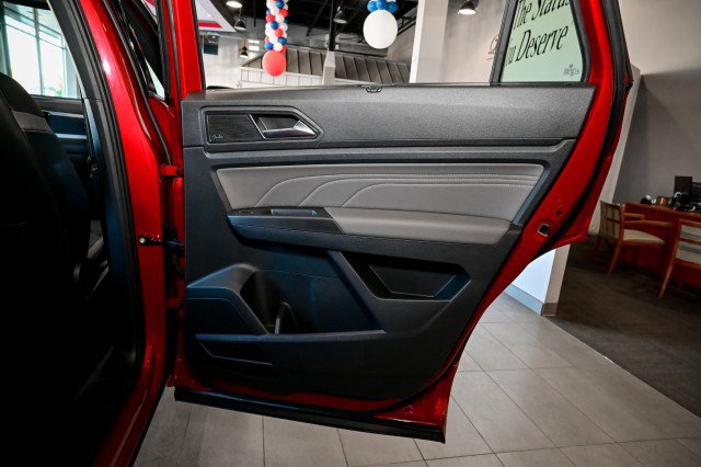 Used 2022 Volkswagen Atlas Cross Sport SEL Premium R-Line image 26