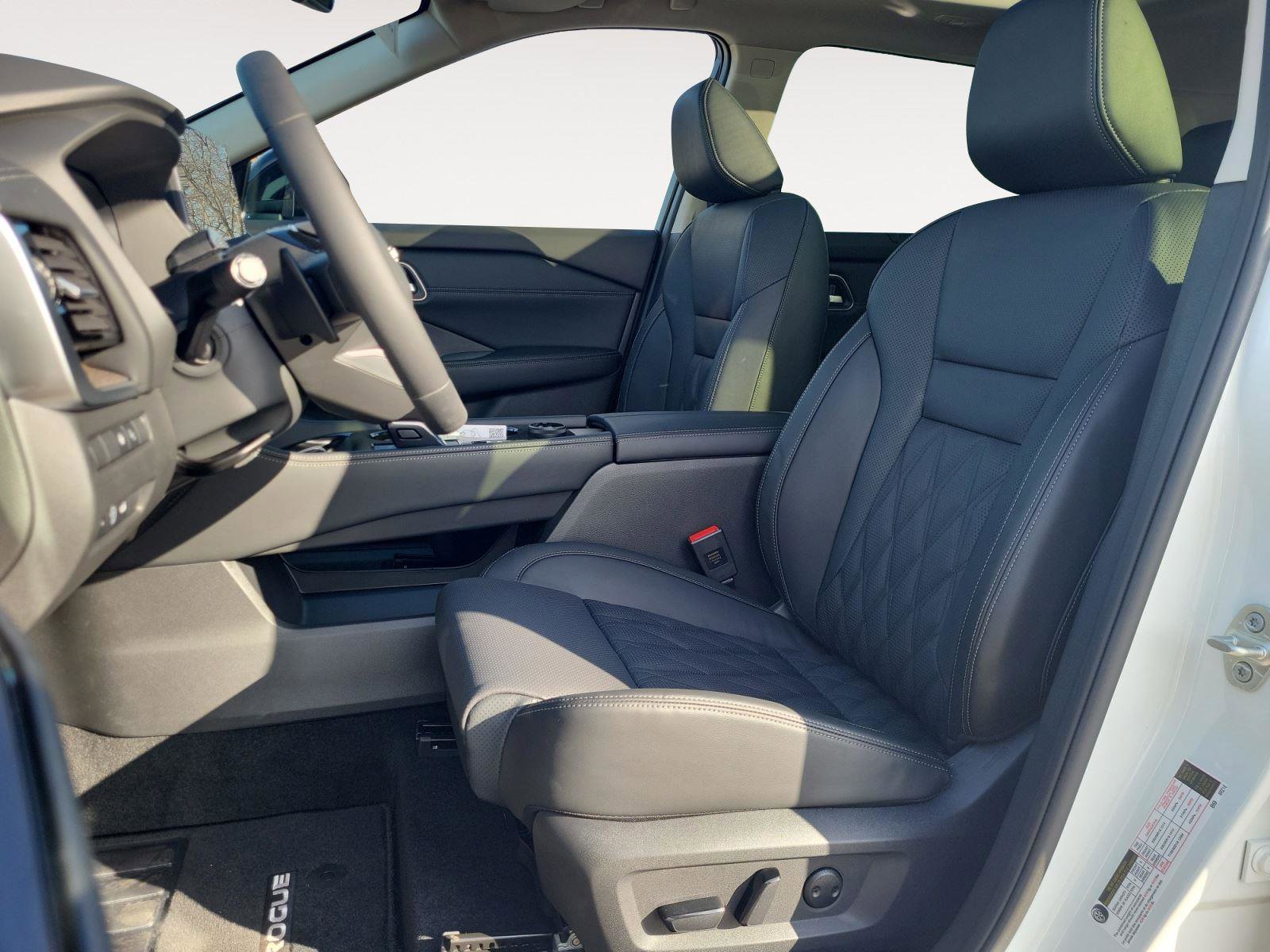 New 2026 Nissan Rogue Platinum w/ Tech Package image 10