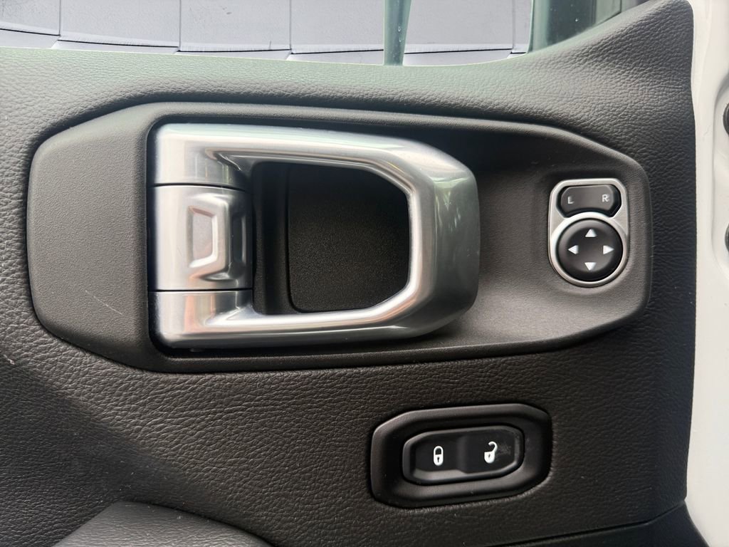 Certified 2022 Jeep Wrangler Unlimited Sahara w/ Cold Weather Group image 14