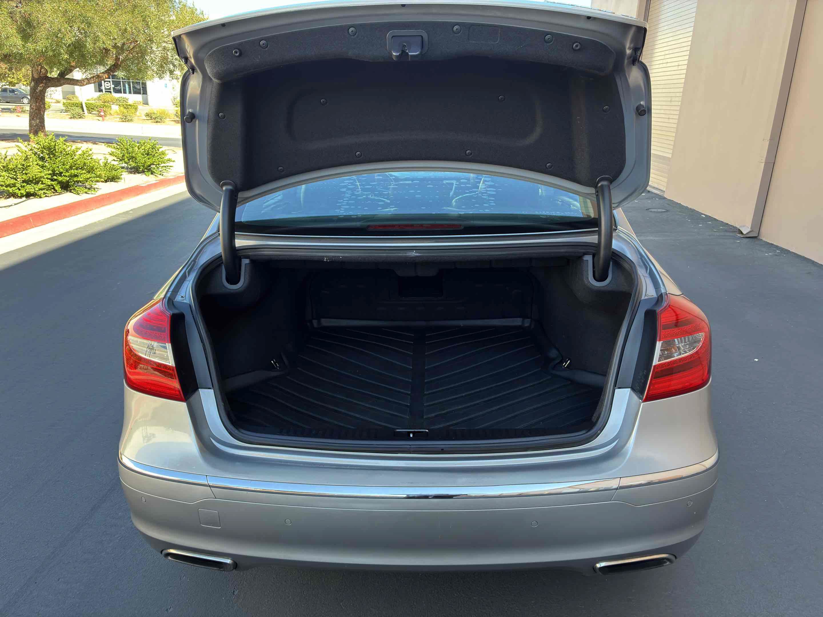 Used 2012 Hyundai Genesis 5.0 RWD image 49