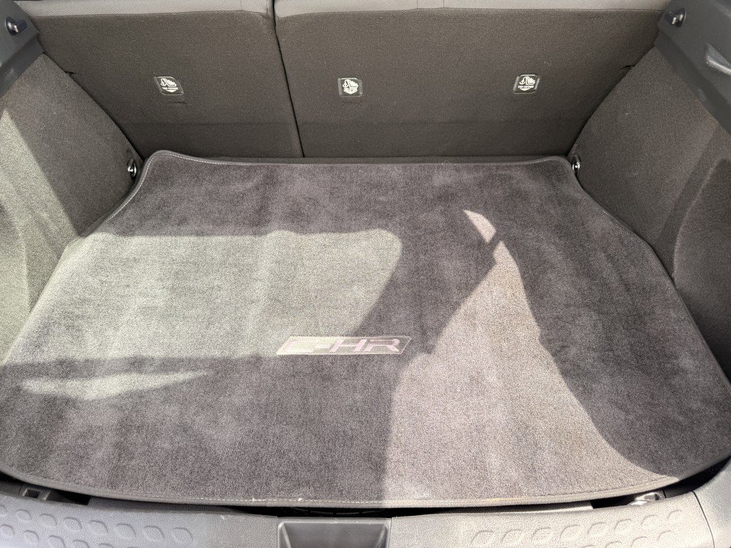 Used 2018 Toyota C-HR XLE FWD image 33