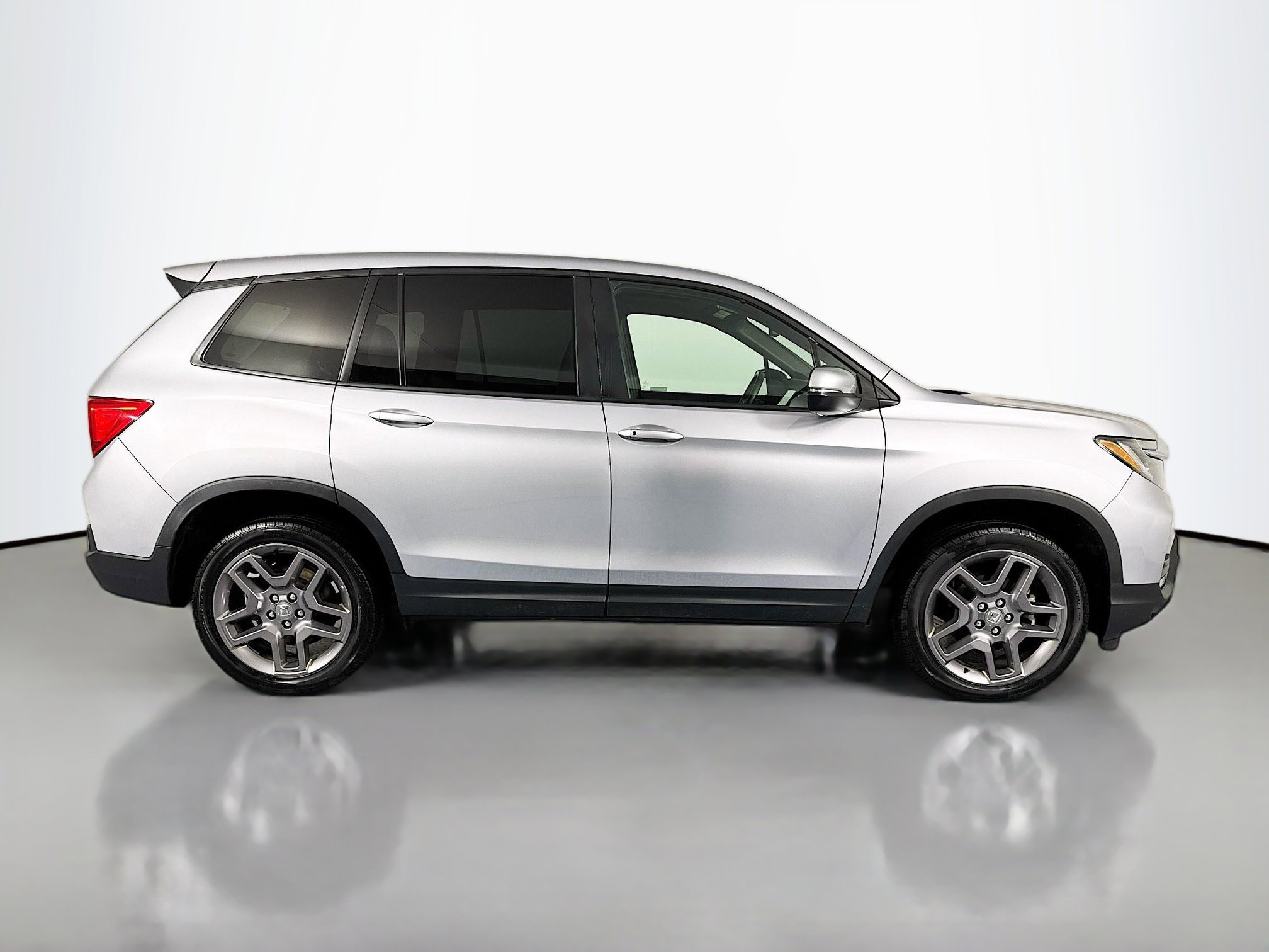 Certified 2023 Honda Passport EX-L image 4