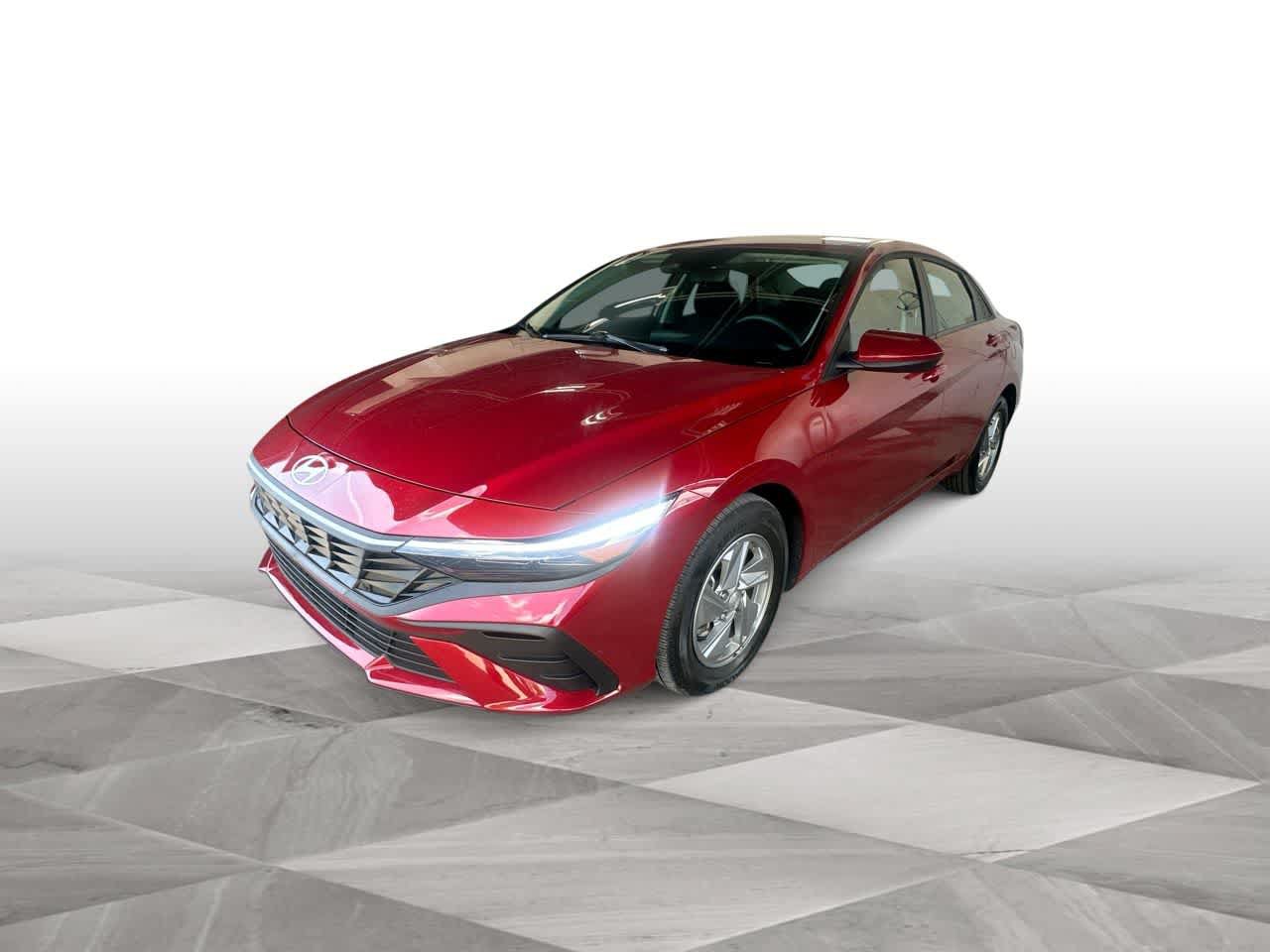Used 2026 Hyundai Elantra SE FWD image 4