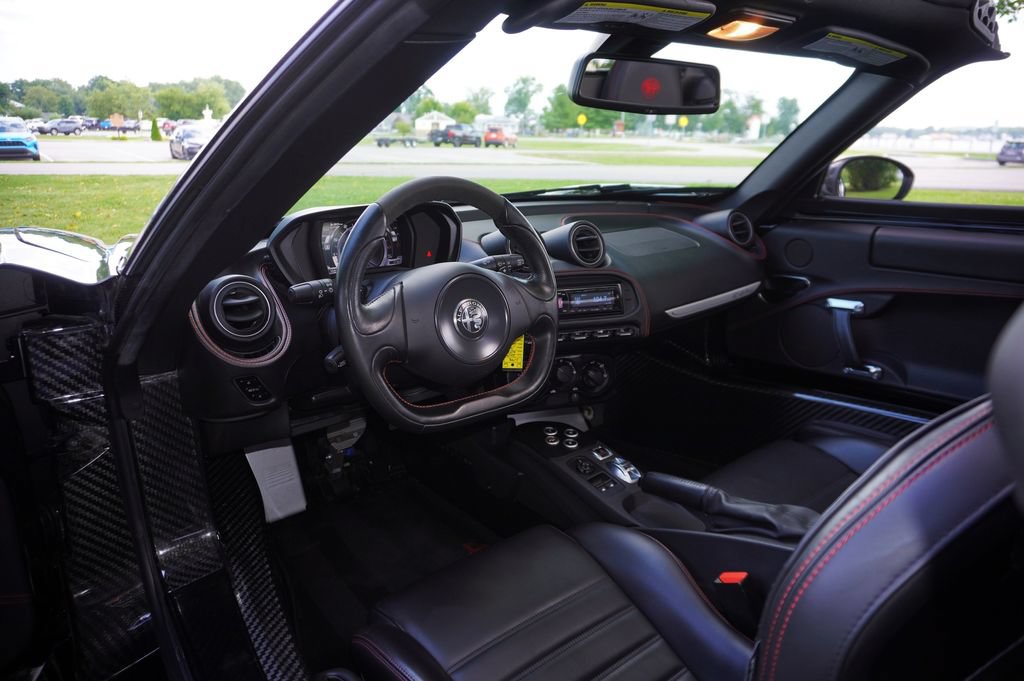 Used 2019 Alfa Romeo 4C Spider RWD image 35