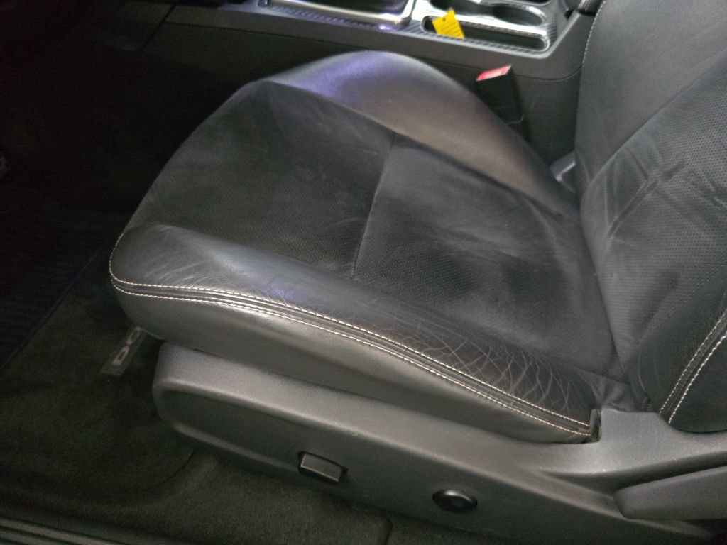 Used 2012 Dodge Challenger SRT8 w/ Premium Sound Group RWD image 26
