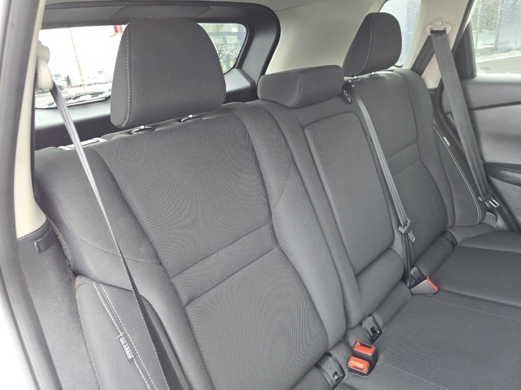 Used 2024 Nissan Rogue S image 16