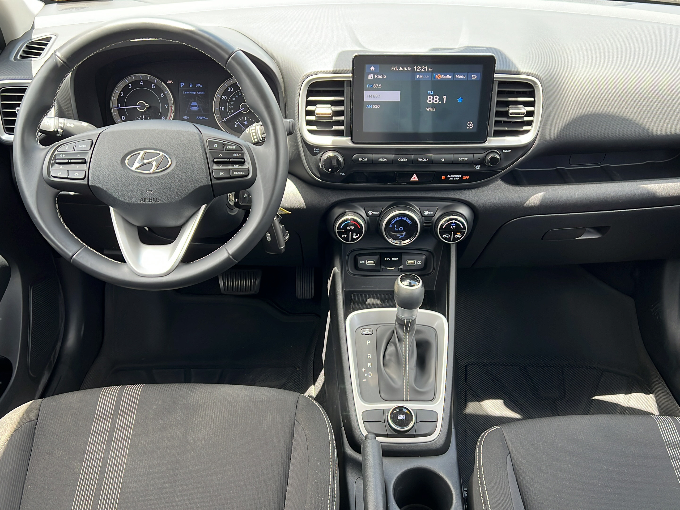 Used 2022 Hyundai Venue SEL w/ Cargo Package FWD image 11