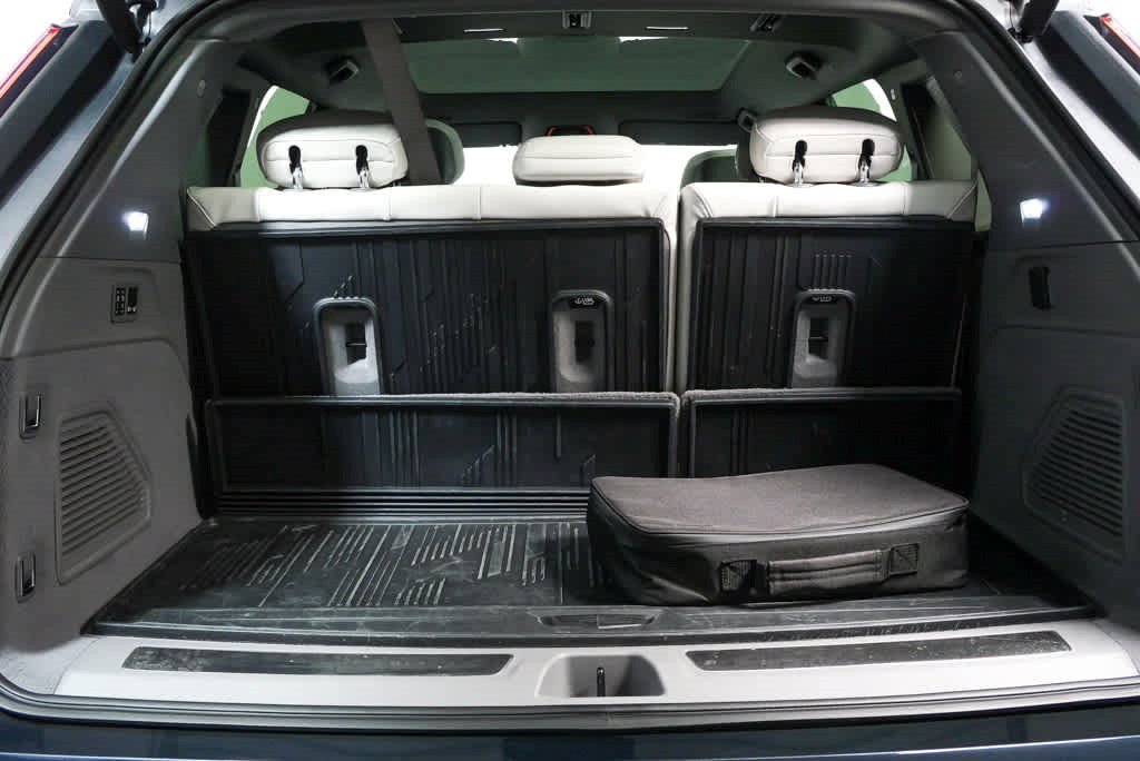 Certified 2026 Cadillac Escalade IQ Sport 1 w/ LPO, ONYX Package AWD/4WD image 19